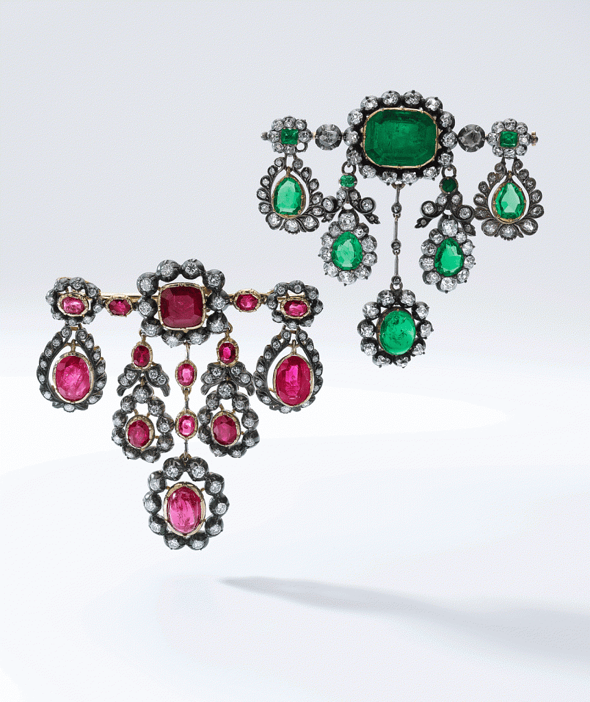 Sot-HangBroaches-EmeRuby1.gif